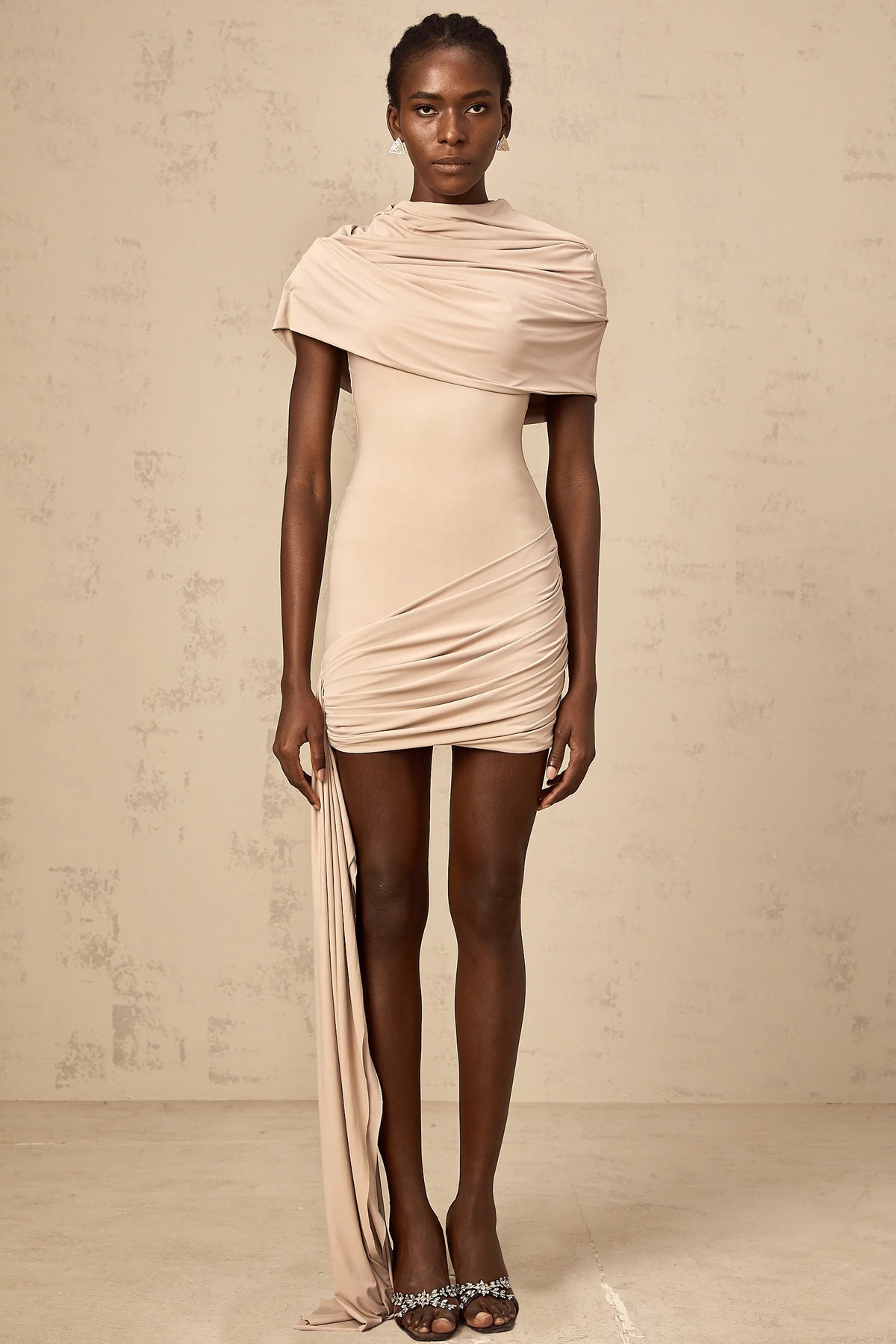 Gaëlle neutrals cape-design ruched fitted mini dress
